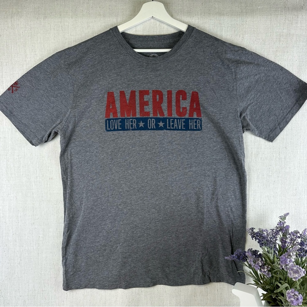 Red, White & Blue Apparel Men's America Love Her Or Leave Her T-Shirt - XL - EUC